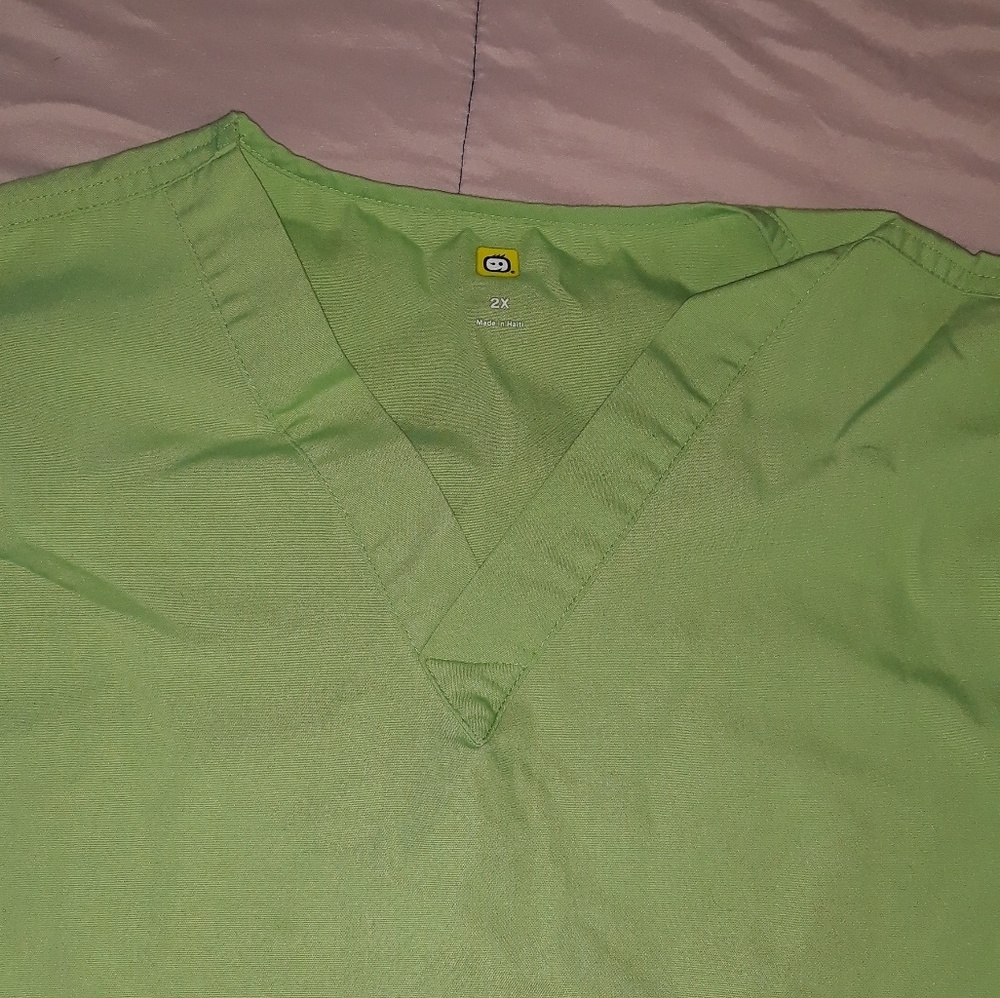 Women's scrubs